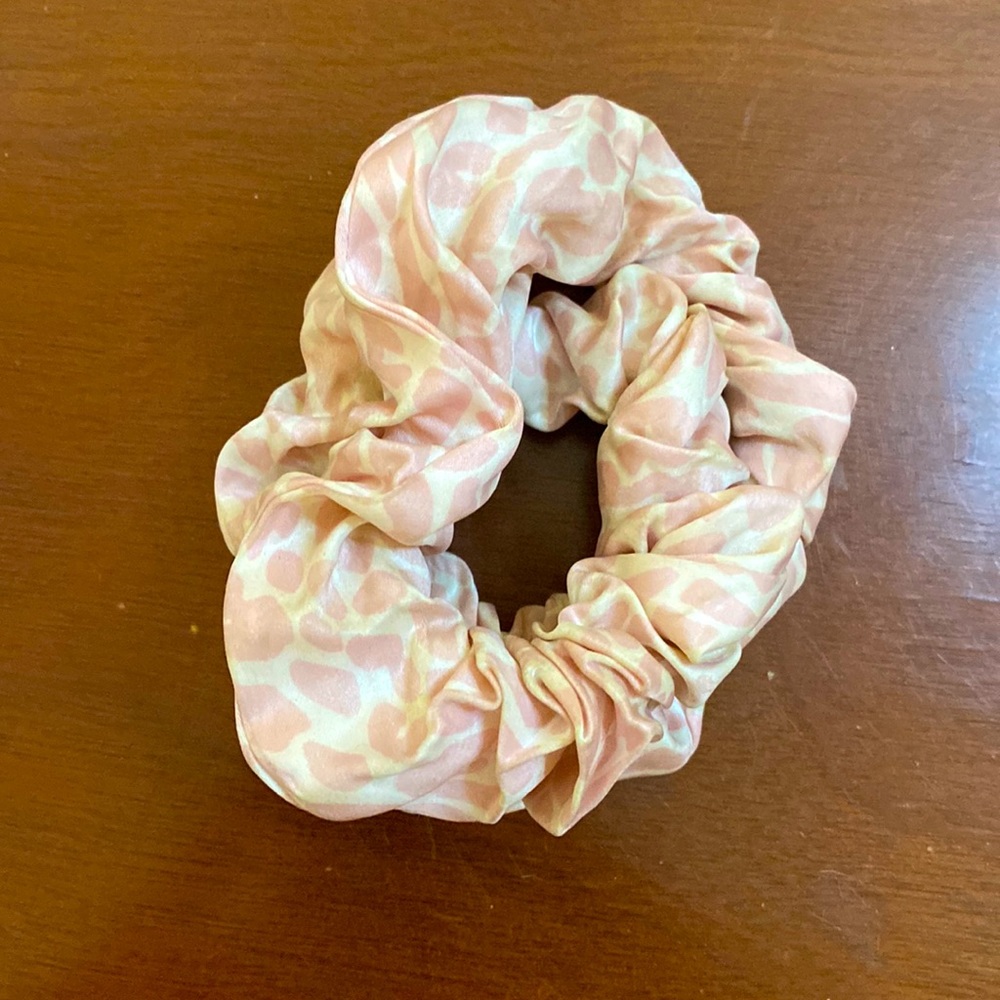 Slip Silk scrunchie hair tie